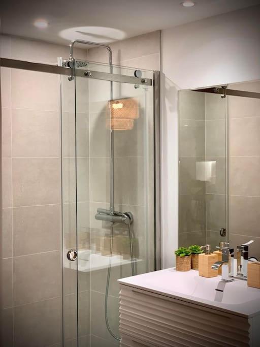 Loft Menorca & Spa 5 Etoiles Au Coeur De Nancy Bagian luar foto